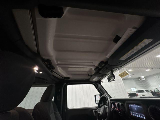 2022 Jeep Wrangler Base