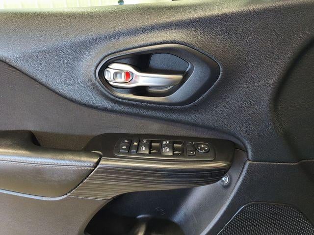 2014 Jeep Cherokee 4WD 4dr Latitude