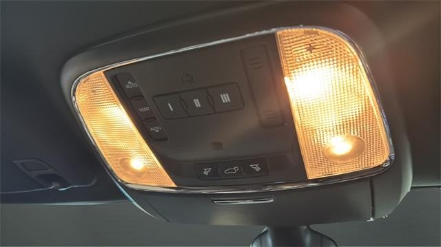 2018 Jeep Grand Cherokee Laredo 4x4 *Ltd Avail*