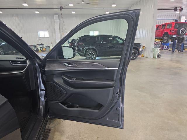 2025 Jeep Grand Cherokee L Limited 4x4