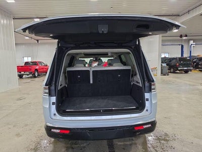 2023 Jeep Grand Wagoneer Base