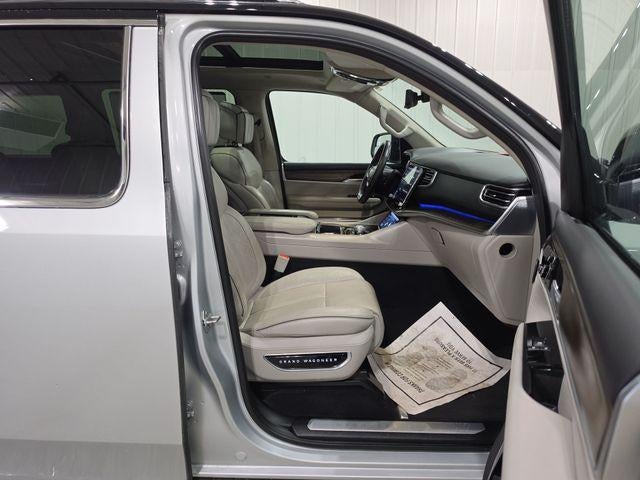 2023 Jeep Grand Wagoneer Base