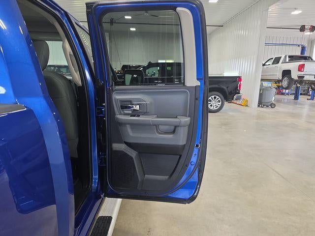 2016 RAM 1500 4WD Quad Cab 6.4 Ft Box SLT