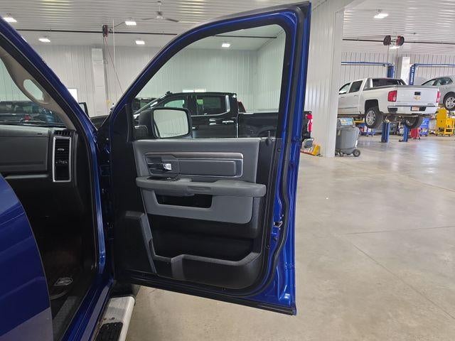 2016 RAM 1500 4WD Quad Cab 6.4 Ft Box SLT