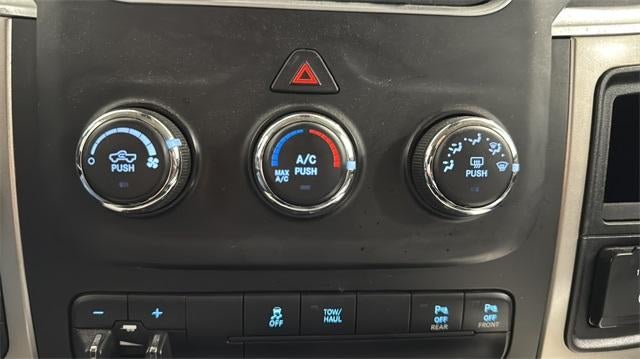 2014 RAM 1500 4WD Crew Cab 5.7 Ft Box Big Horn