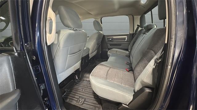 2014 RAM 1500 4WD Crew Cab 5.7 Ft Box Big Horn