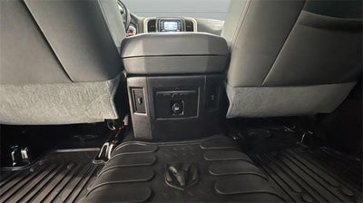 2014 RAM 1500 4WD Crew Cab 5.7 Ft Box Big Horn