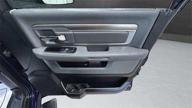 2014 RAM 1500 4WD Crew Cab 5.7 Ft Box Big Horn