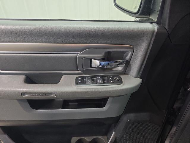 2016 RAM 1500 4WD Crew Cab 6.4 Ft Big Horn