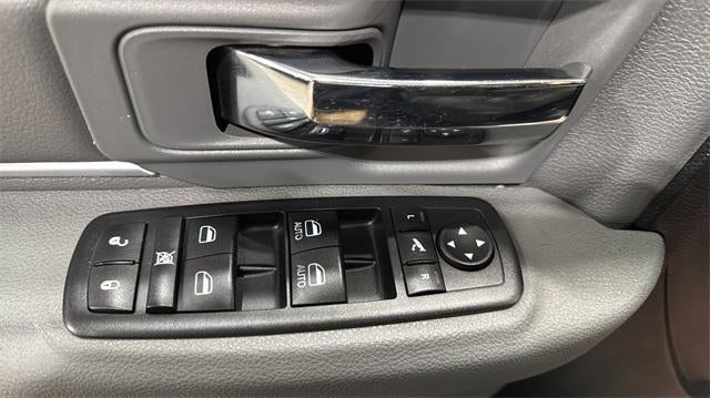 2015 RAM 1500 4WD Crew Cab 6.4 Ft Big Horn