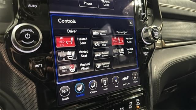 2019 RAM 1500 Limited 4x4 Crew Cab 5'7" Box