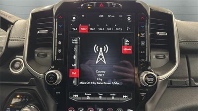 2020 RAM 1500 Laramie 4x4 Crew Cab 5'7" Box