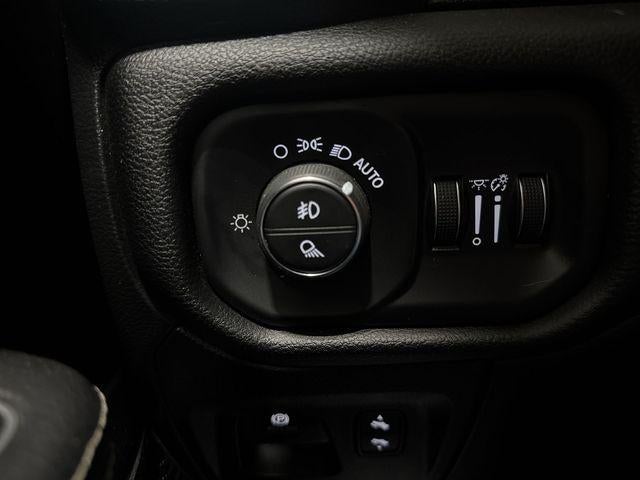 2022 RAM 1500 Laramie 4x4 Crew Cab 5'7" Box