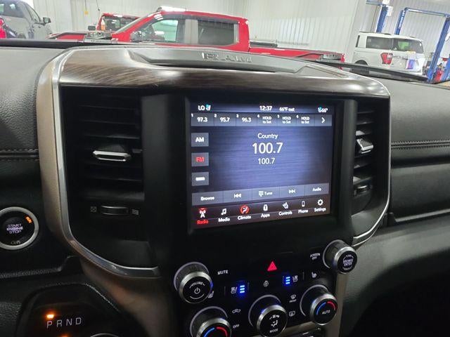 2020 RAM 1500 Laramie 4x4 Crew Cab 5'7" Box