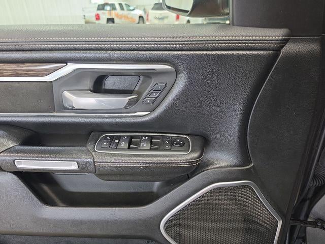2020 RAM 1500 Laramie 4x4 Crew Cab 5'7" Box