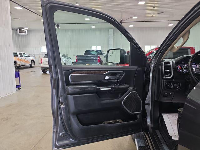 2020 RAM 1500 Laramie 4x4 Crew Cab 5'7" Box