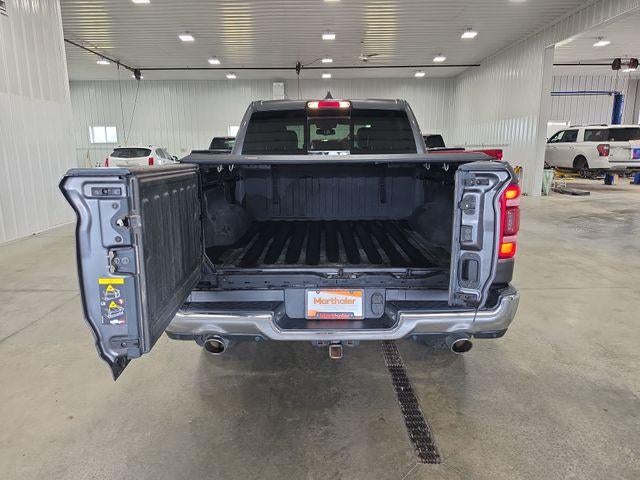 2020 RAM 1500 Laramie 4x4 Crew Cab 5'7" Box