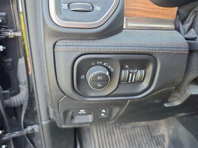 2019 RAM 1500 Longhorn 4x4 Crew Cab 5'7" Box