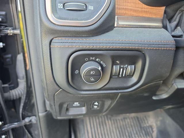 2019 RAM 1500 Longhorn 4x4 Crew Cab 5'7" Box