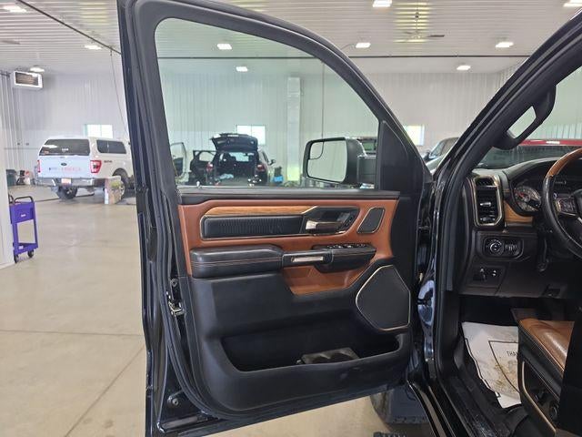 2019 RAM 1500 Longhorn 4x4 Crew Cab 5'7" Box