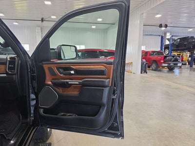 2019 RAM 1500 Longhorn 4x4 Crew Cab 5'7" Box