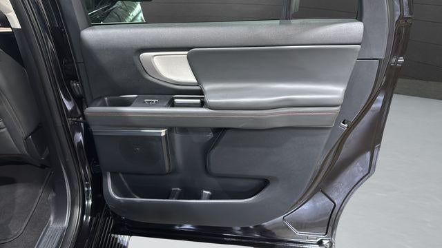 2025 Ford Expedition Max Active 4x4