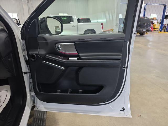 2025 Ford Expedition Max Platinum 4x4