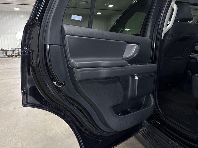 2025 Ford Expedition Active 4x4