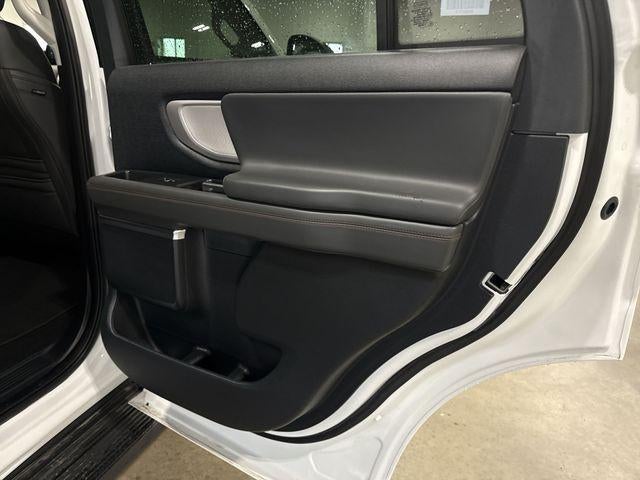 2025 Ford Expedition Active 4x4