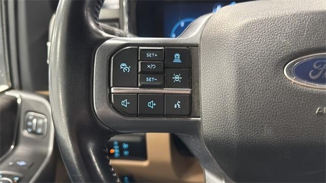 2023 Ford Super Duty F-350 SRW LARIAT 4WD Crew Cab 6.75' Box