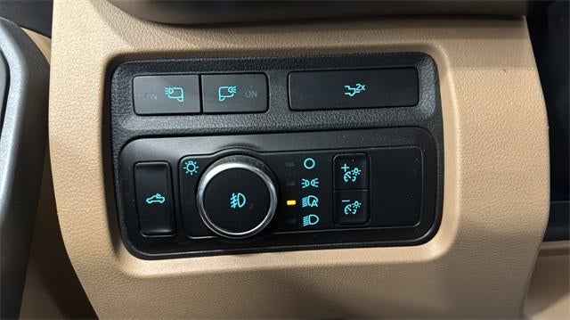 2023 Ford Super Duty F-350 SRW LARIAT 4WD Crew Cab 6.75' Box