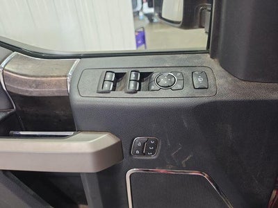 2022 Ford Super Duty F-350 SRW LARIAT 4WD Crew Cab 6.75' Box