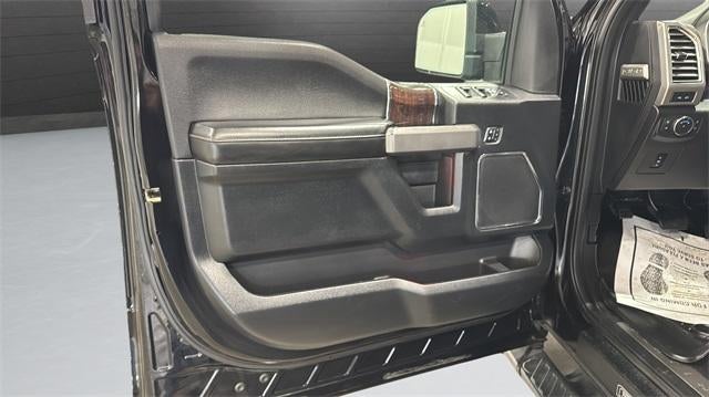 2017 Ford F-150 Platinum 4WD SuperCrew 5.5' Box