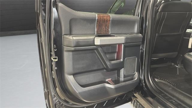 2017 Ford F-150 Platinum 4WD SuperCrew 5.5' Box