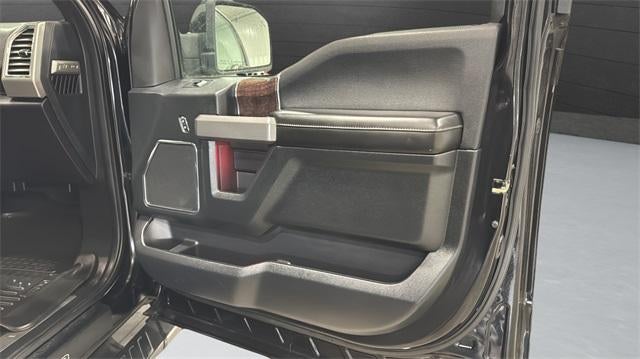 2017 Ford F-150 Platinum 4WD SuperCrew 5.5' Box