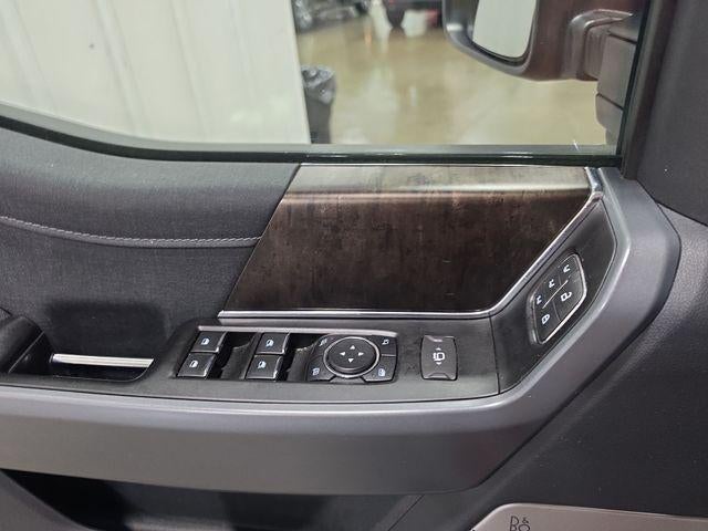 2022 Ford F-150 LARIAT 4WD SuperCrew 5.5' Box