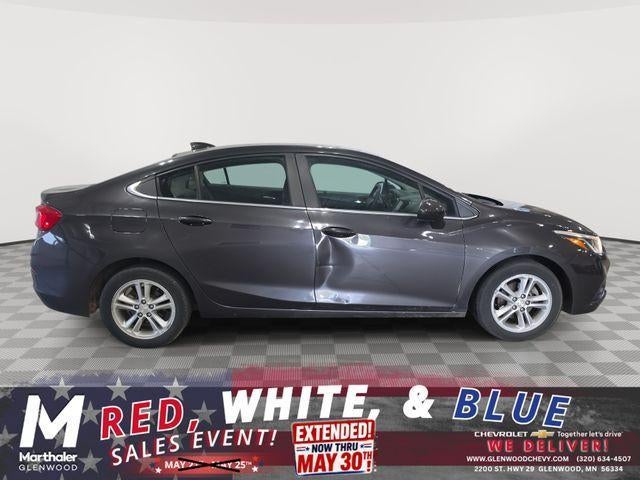 2017 Chevrolet Cruze LT Auto's photo