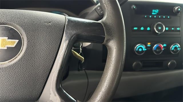 2014 Chevrolet Silverado 3500 HD Chassis Cab 4WD Reg Cab 162" WB, 84.3" CA WT