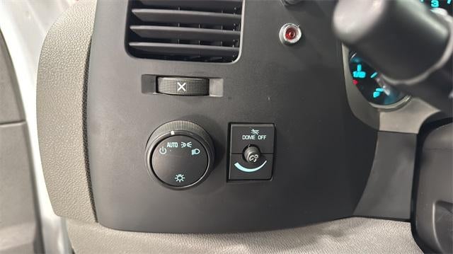 2014 Chevrolet Silverado 3500 HD Chassis Cab 4WD Reg Cab 162" WB, 84.3" CA WT