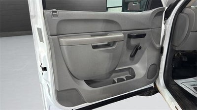 2014 Chevrolet Silverado 3500 HD Chassis Cab 4WD Reg Cab 162" WB, 84.3" CA WT