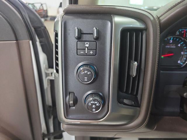 2017 Chevrolet Silverado 2500 HD Crew Cab Standard Box 4-Wheel Drive LTZ