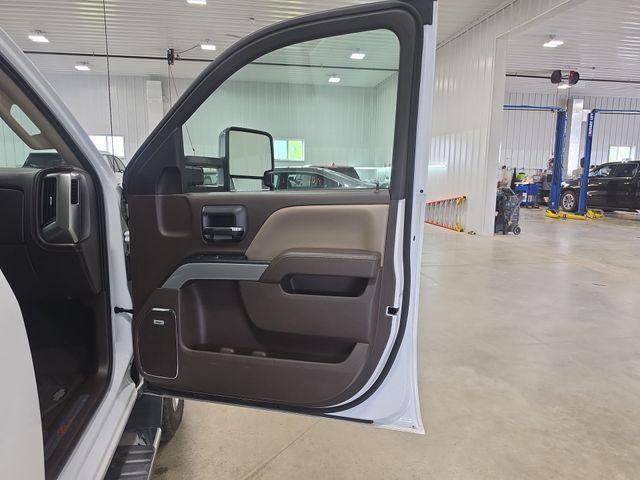 2017 Chevrolet Silverado 2500 HD Crew Cab Standard Box 4-Wheel Drive LTZ