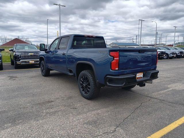 2026 Chevrolet Silverado 3500 HD Crew Cab Standard Box 4-Wheel Drive LT