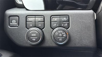 2025 Chevrolet Silverado 3500 HD Crew Cab Standard Box 4-Wheel Drive LT