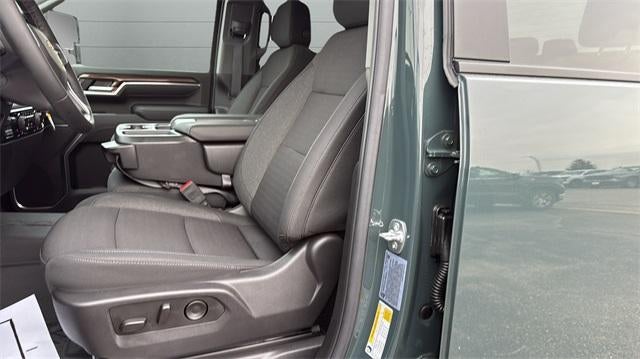 2025 Chevrolet Silverado 3500 HD Crew Cab Standard Box 4-Wheel Drive LT