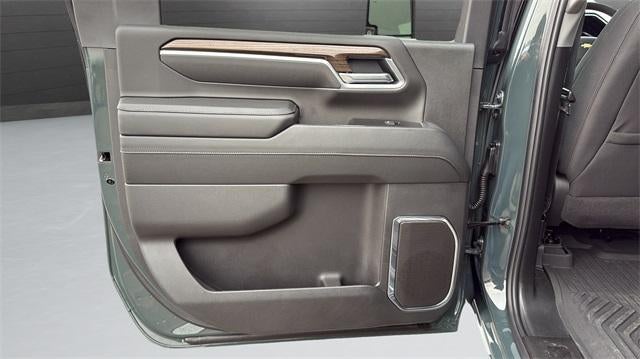 2025 Chevrolet Silverado 3500 HD Crew Cab Standard Box 4-Wheel Drive LT