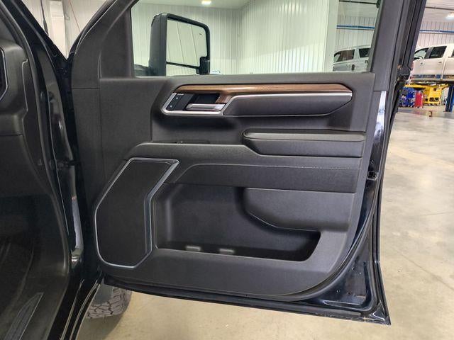 2025 Chevrolet Silverado 3500 HD Crew Cab Standard Box 4-Wheel Drive LT