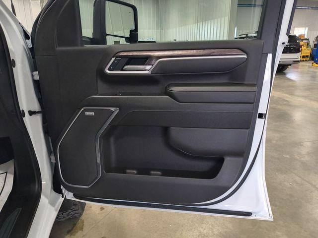 2025 Chevrolet Silverado 3500 HD Crew Cab Standard Box 4-Wheel Drive LTZ