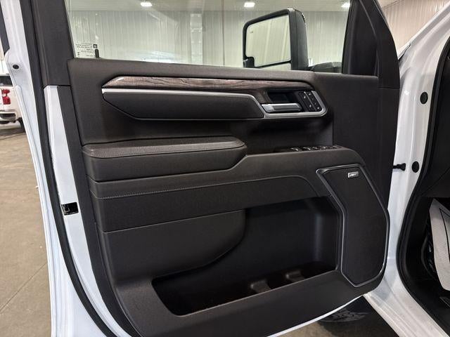 2026 Chevrolet Silverado 3500 HD Crew Cab Standard Box 4-Wheel Drive LTZ