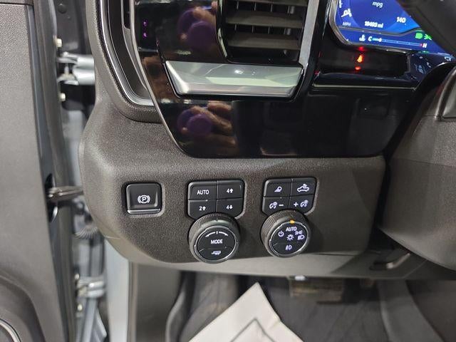 2025 Chevrolet Silverado 3500 HD Crew Cab Standard Box 4-Wheel Drive LTZ